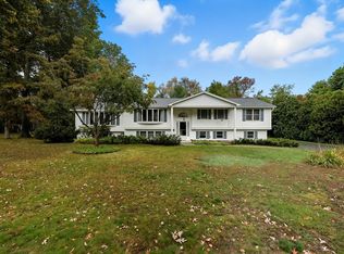 98 Brookhaven Dr, East Longmeadow, MA 01028