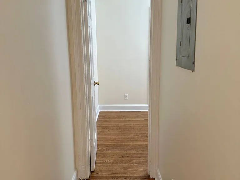 136 E Bushkill St — Photo 5