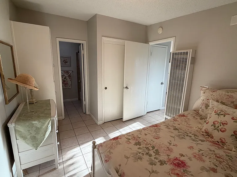 1847 E 8th St #22 — Photo 7