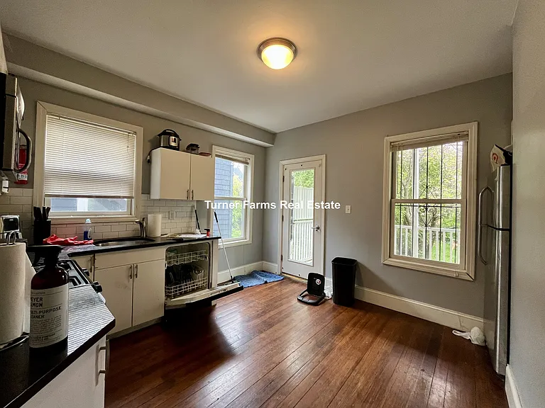 23 Evergreen St #2L — Photo 4