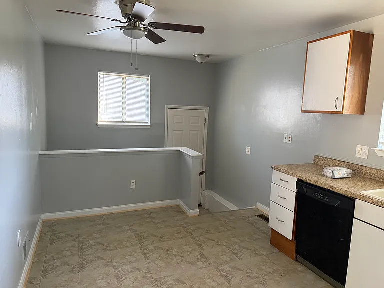 13050 Georgiana Ave — Photo 4
