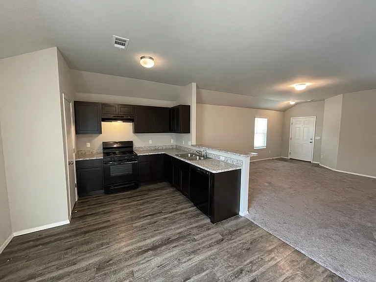 3115 Westbrook St — Photo 13