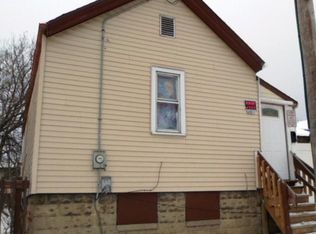 1310 W Albany Pl, Milwaukee, WI 53206