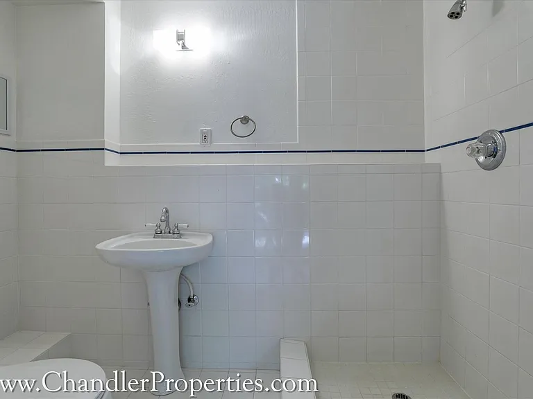 3217-21 Gough St — Photo 8