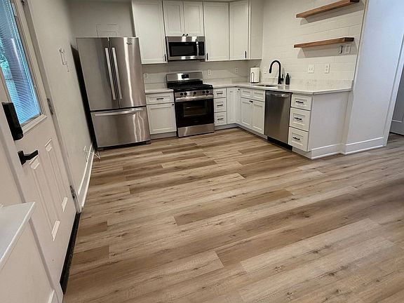 4th image of 2250 Jules St