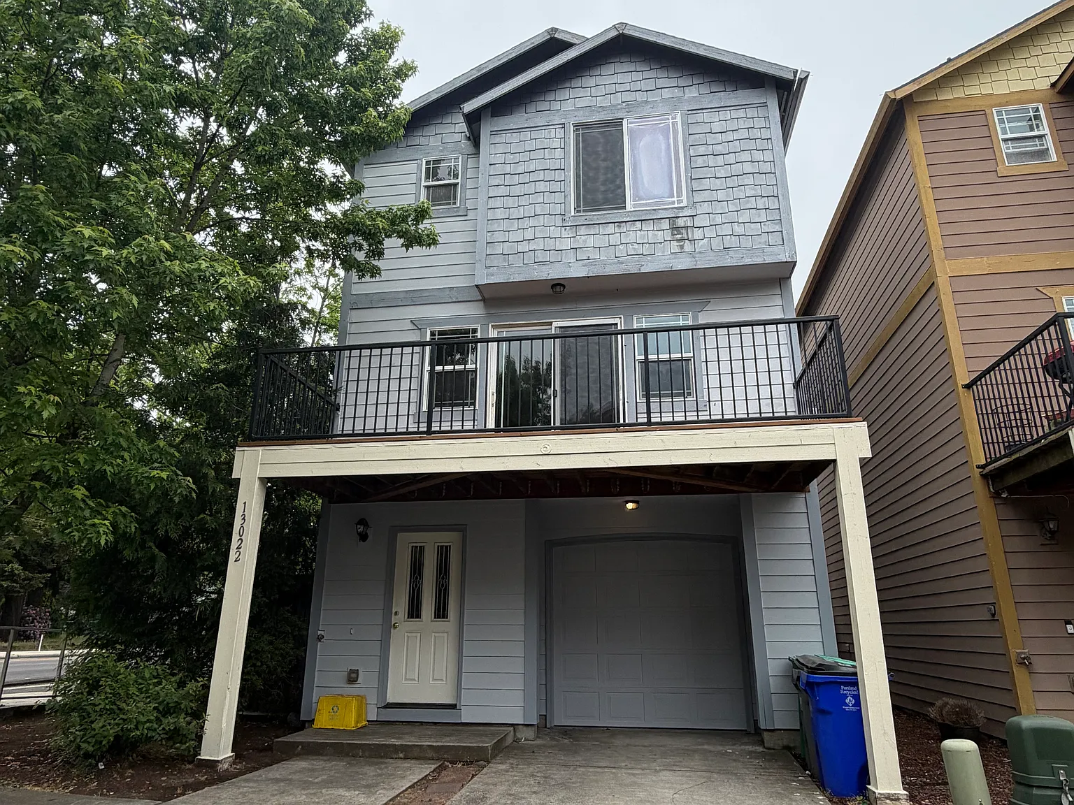 3 bed, 2.5 bath, 1437 sqft, $1,985 — Photo 1