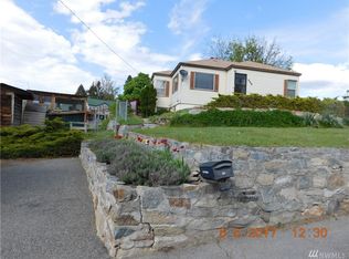 409 E Dewberry Ave, Omak, WA 98841