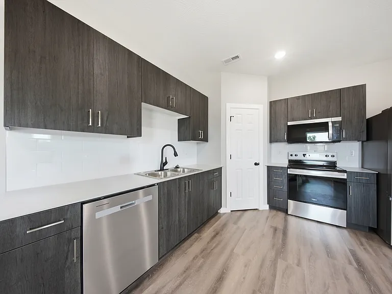 4856 W Ridge Ln — Photo 26