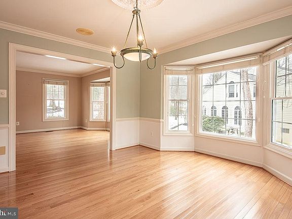 5th image of 7216 Token Valley Rd