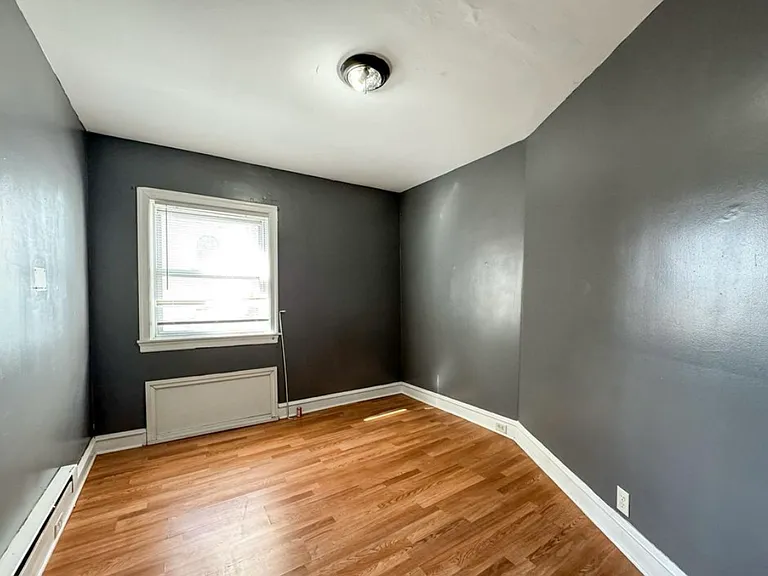 232 W Oak St #2 — Photo 8