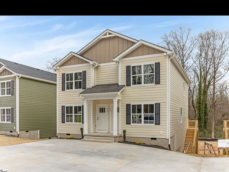251 Vanderbilt Rd