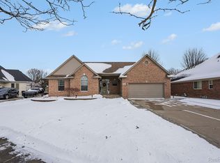 38846 Hampton Ct, Harrison Township, MI 48045