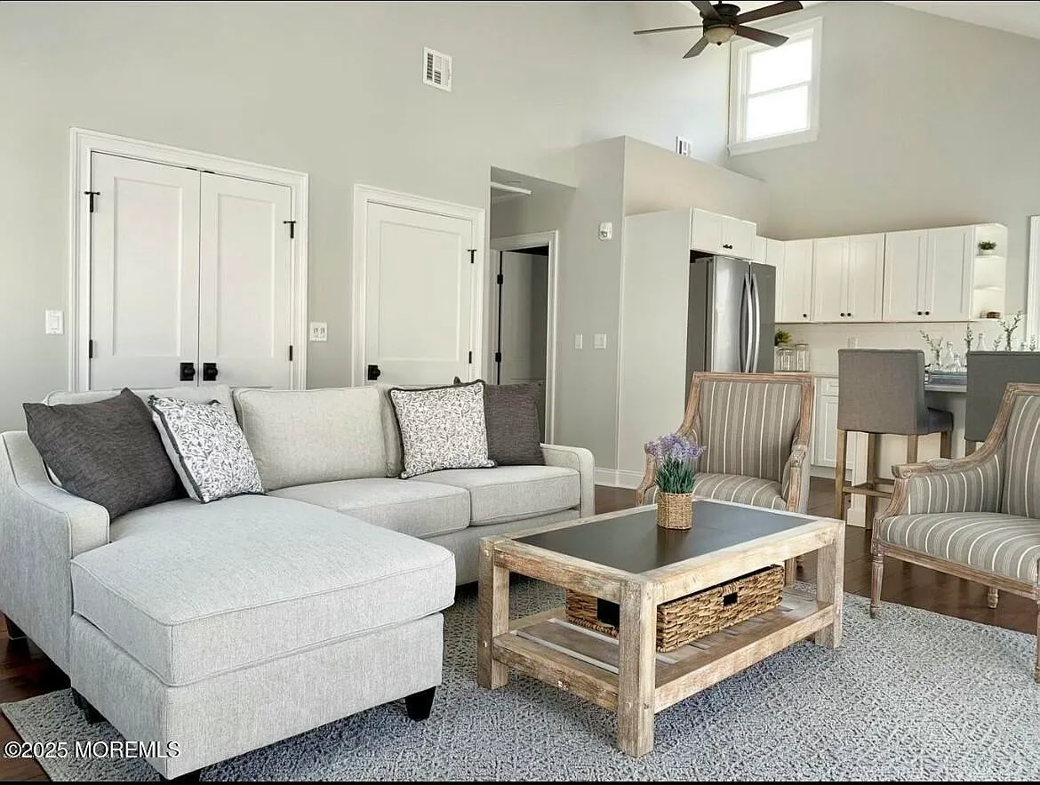 2 bed, $12,000 — Photo 2