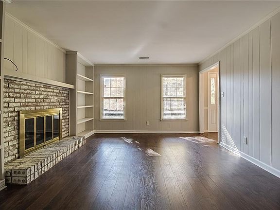 4th image of 2153 Wood Glen Ln SE