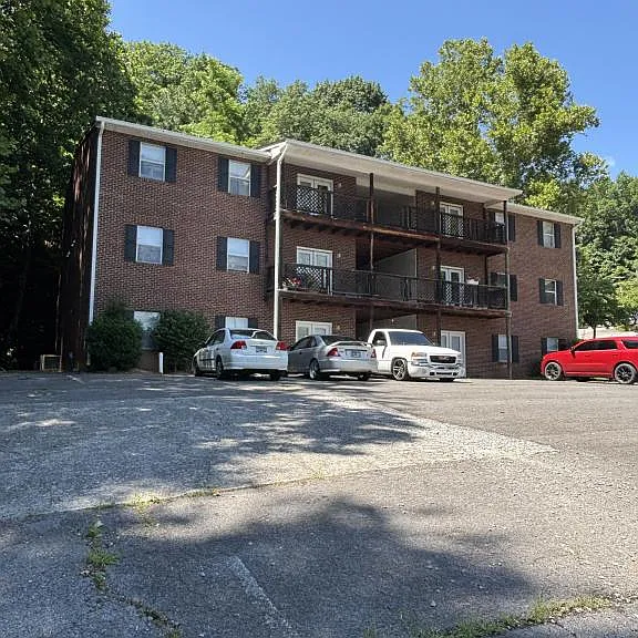 305 Farside Dr #1 — Photo 29
