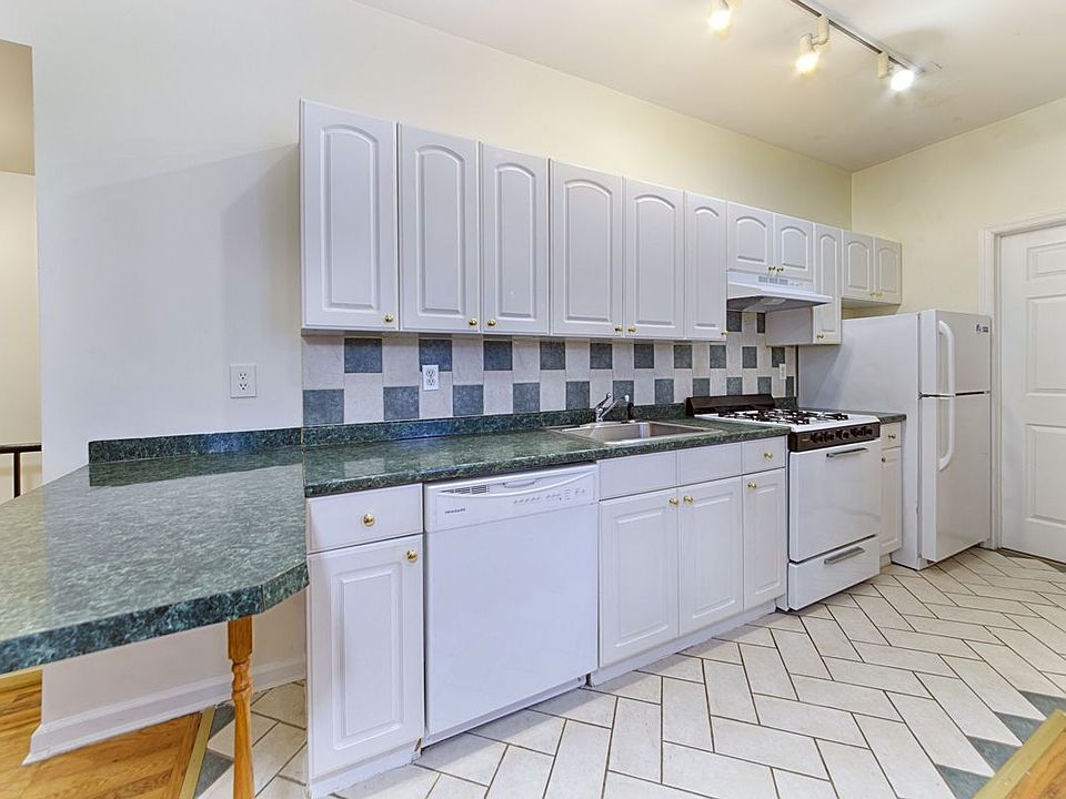 1st image of 325 1st St APT A3
