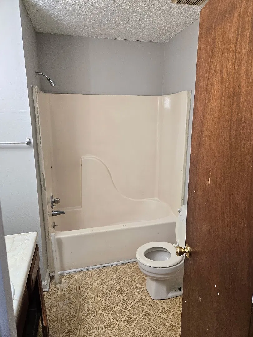 37 River Oaks Dr - Apt C — Photo 4