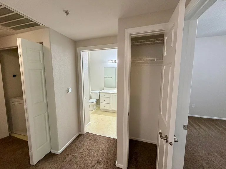 2291 W Horizon Ridge Pkwy #6231 — Photo 19