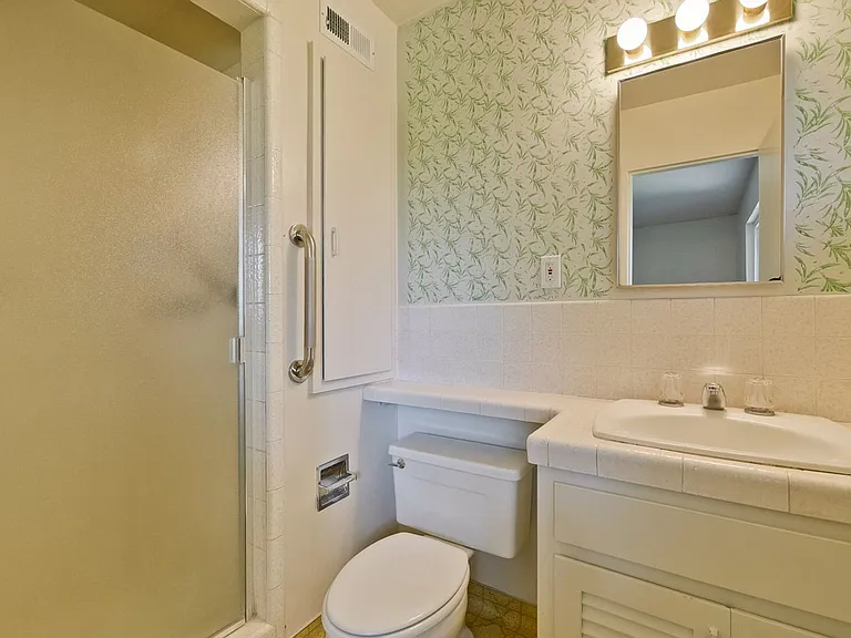 160 Kit Carson Ct — Photo 51