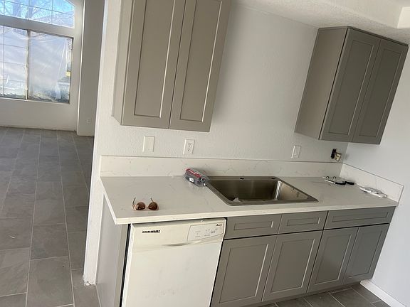 3rd image of 1627 Cactus Dr APT A