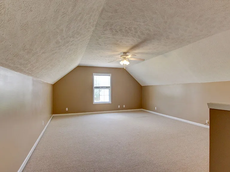 3729 Kendra Ct N — Photo 31