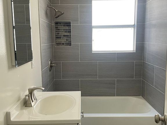 5th image of 2459 Cedar Ave APT 7