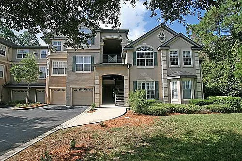 Building Photo - 13810 Sutton Park Dr N #424