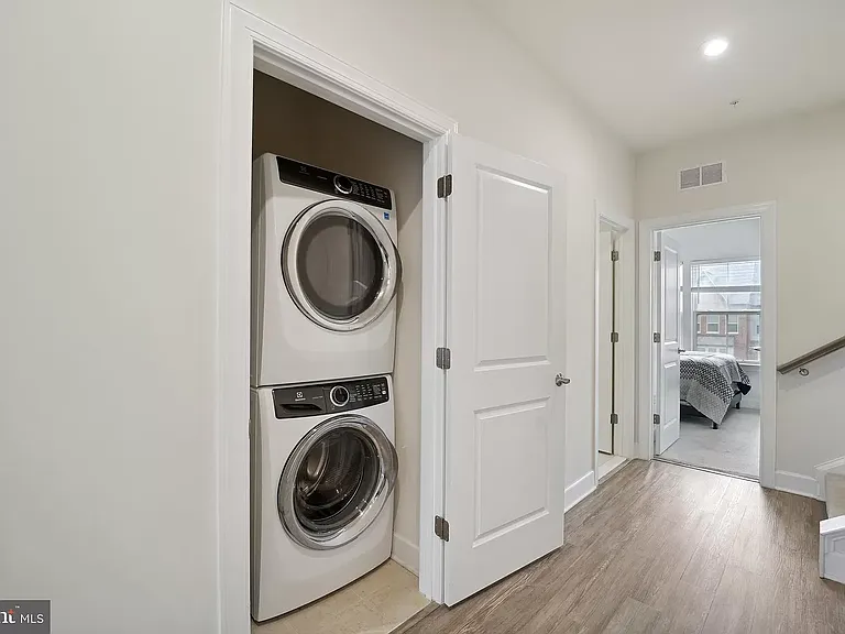 103 Capital Ct — Photo 8