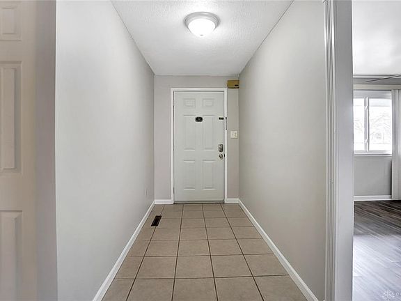 5th image of 34 Peach Grove Ave