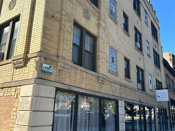 2nd image of 2400 W Wilson Ave #6cf0300c7