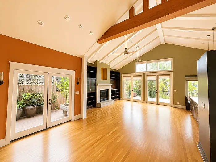 4315 Hermosa Way — Photo 2