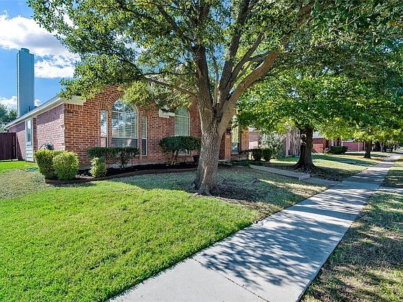3rd image of 5017 China Berry Dr