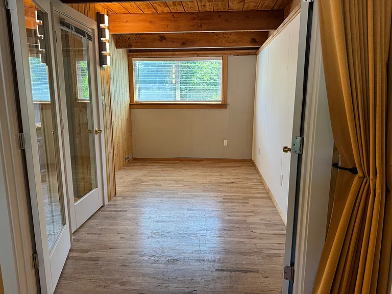 636 Marine St #C — Photo 11