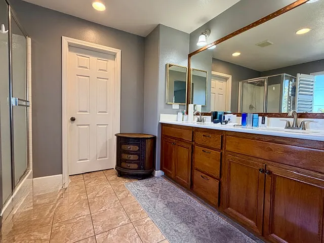 2297 Treetop Ln — Photo 20
