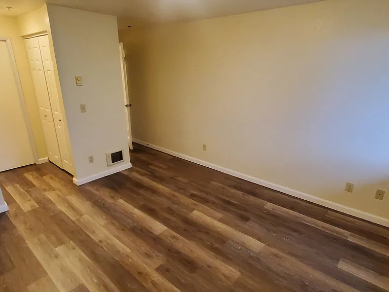 Portage Bay Apartments — Photo 41