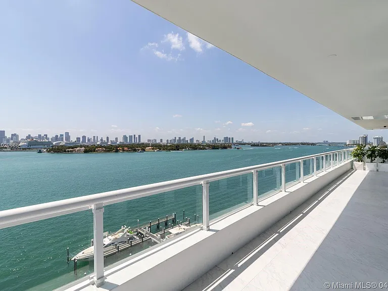540 West Ave #9 — Photo 3