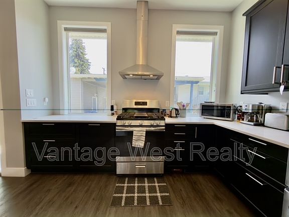 3rd image of 158 Cariboo Rd