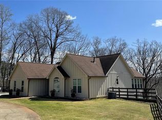 8 Colonial Club Dr SE, Acworth, GA 30102