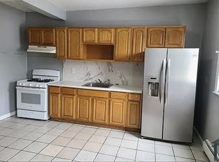 855 Kossuth St APT 2, Bridgeport, CT 06608