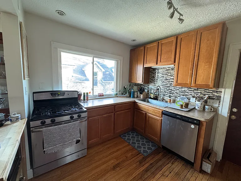 1368 W 73rd St #2 — Photo 19