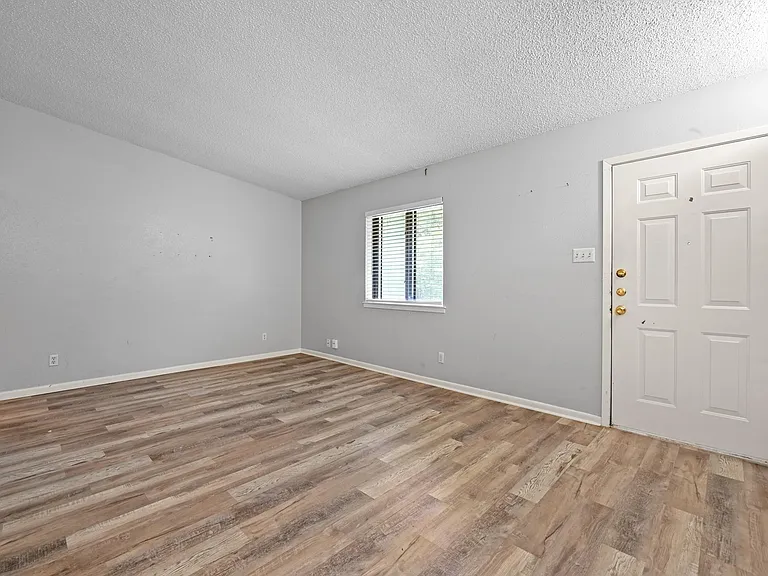 8910 Little Walnut Pkwy #A — Photo 11