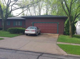 2202 Coventry Ln, Cedar Falls, IA 50613
