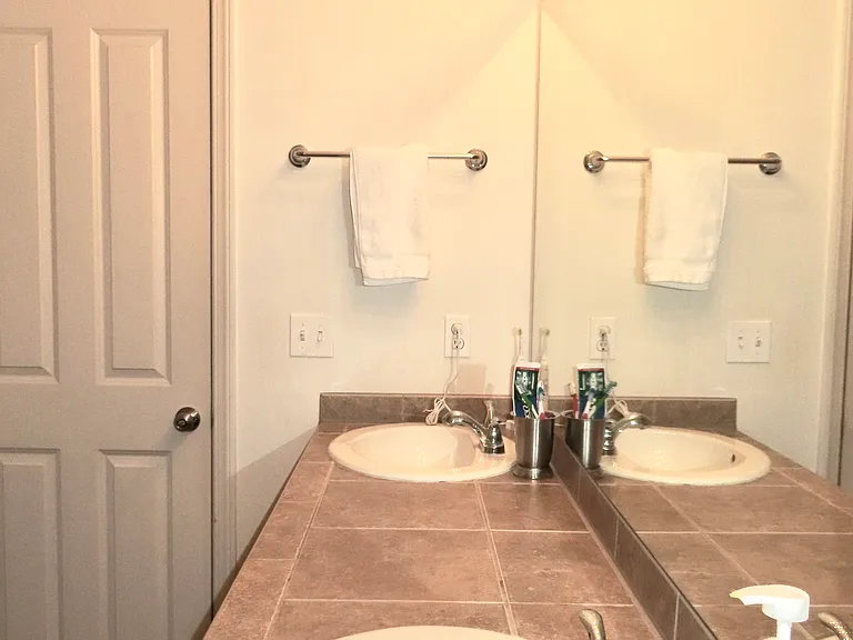6617 Douglas Ave SE — Photo 20