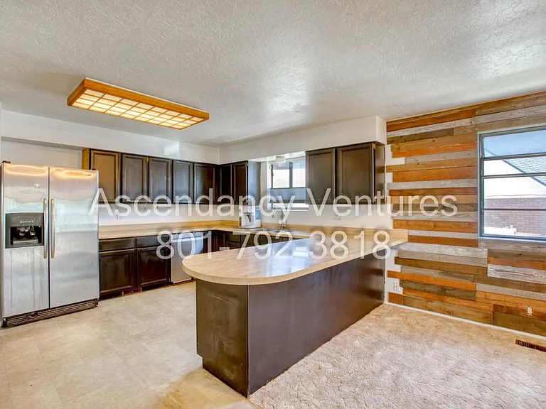 706 Buzianis Way — Photo 17