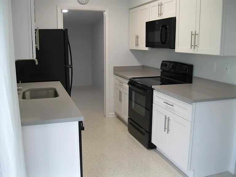 1124 Hilltop Dr — Photo 11