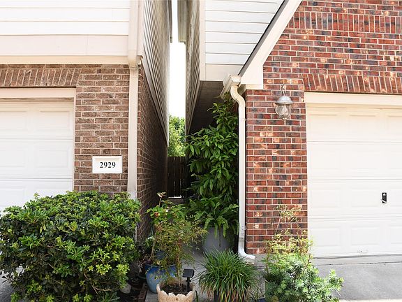 5th image of 2931 Bering Dr