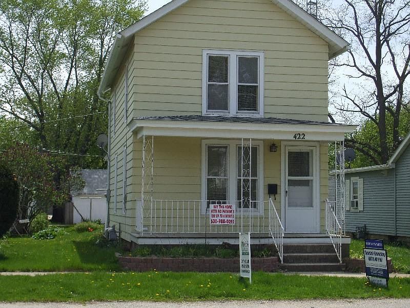 2nd image of 422 Main St