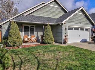 190 SE Yorktown Dr, Grants Pass, OR 97527