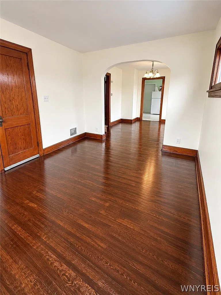 2 bed, 1.0 bath, 1600 sqft, $1,150 — Photo 3