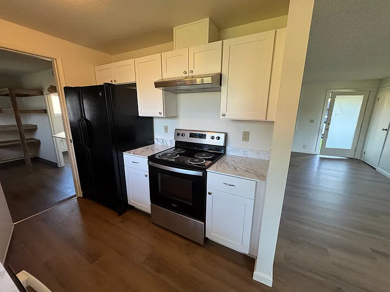 120 SE Salmon St — Photo 11